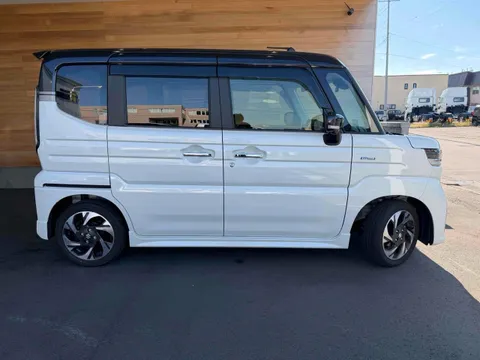 Suzuki Spacia Custom
