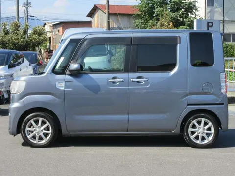 Toyota Pixis Mega