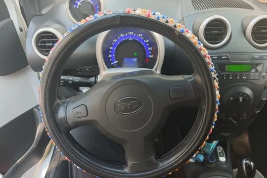 BYD F0
