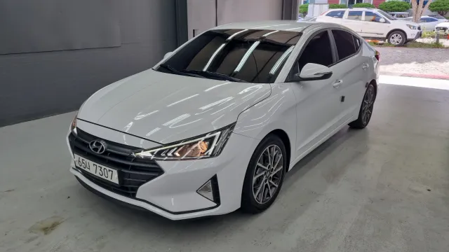 Hyundai Elantra (Avante)