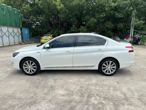 Peugeot 408