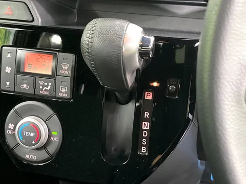 Toyota Pixis Mega