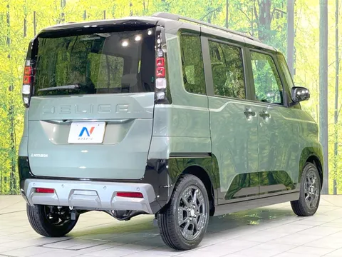 Mitsubishi Delica Mini