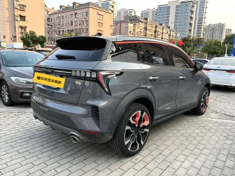 Lynk & Co 06