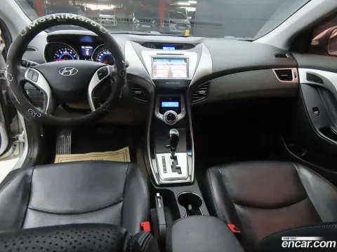 Hyundai Elantra (Avante)