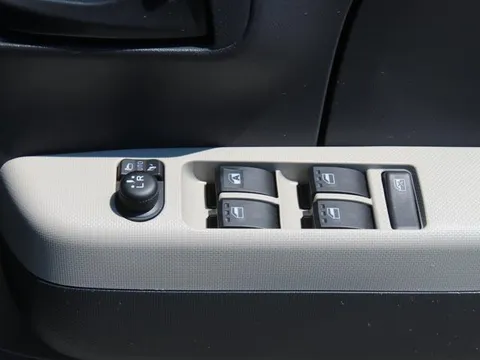 Daihatsu Mira Tocot