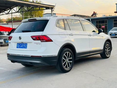 Volkswagen Tiguan L