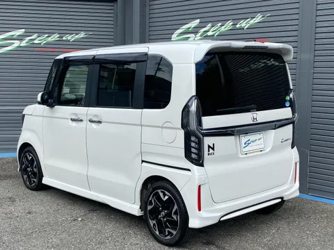 Honda N-BOX Custom