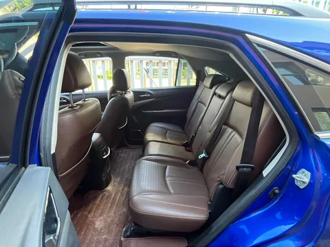 BYD S7