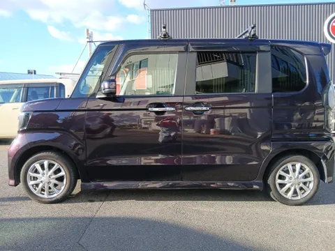 Honda N-BOX Custom
