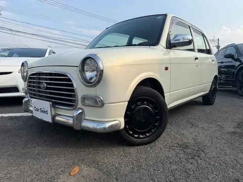 Daihatsu Mira Gino