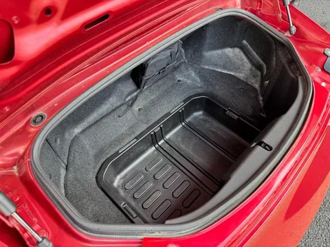 Mazda MX-5 (Roadster)