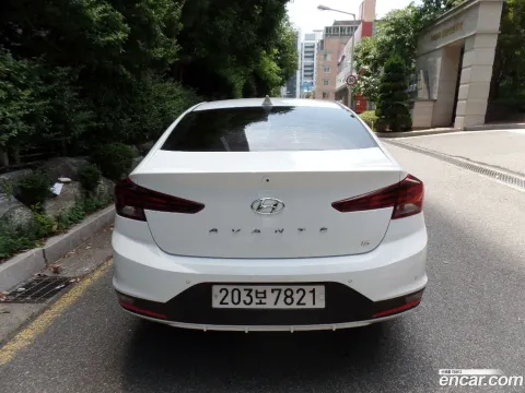 Hyundai Elantra (Avante)