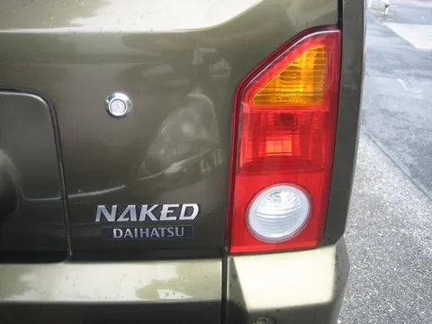 Daihatsu Naked