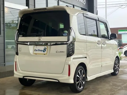 Honda N-BOX Custom