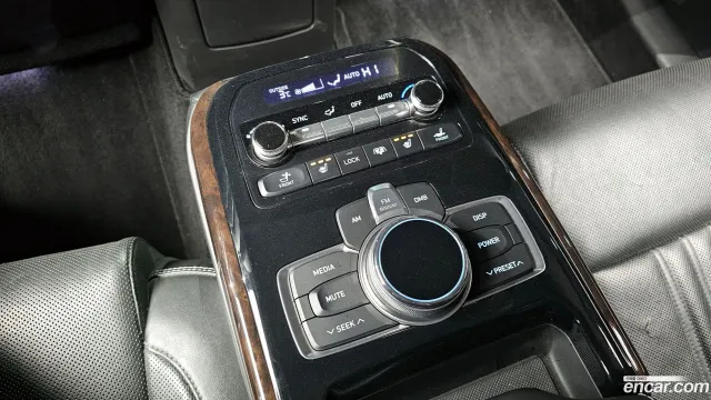 Genesis G90 (EQ900)