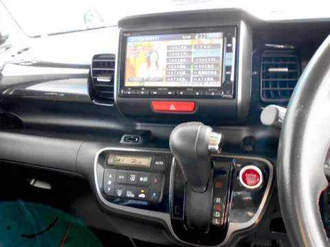 Honda N-BOX Custom