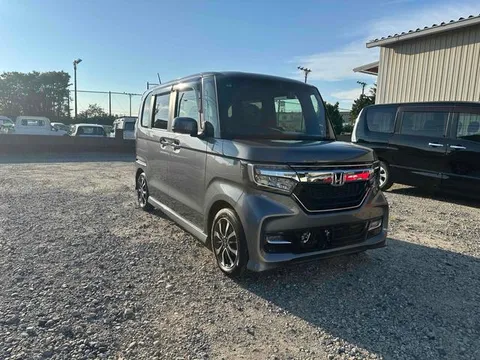 Honda N-BOX Custom