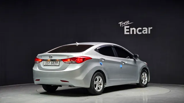 Hyundai Elantra (Avante)