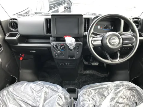 Nissan Clipper Van