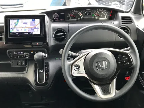 Honda N-BOX Custom