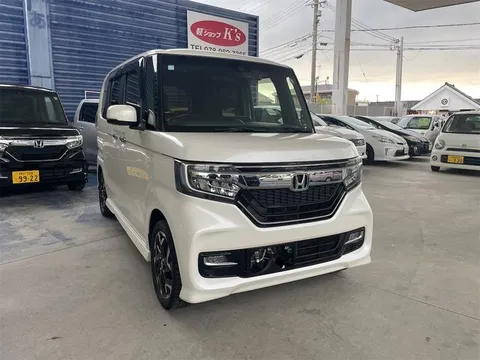 Honda N-BOX Custom