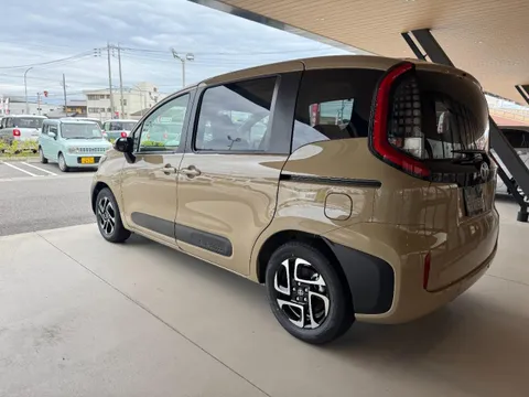 Toyota Sienta