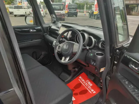 Honda N-BOX Custom