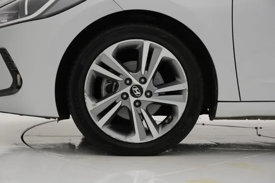 Hyundai Elantra (Avante)