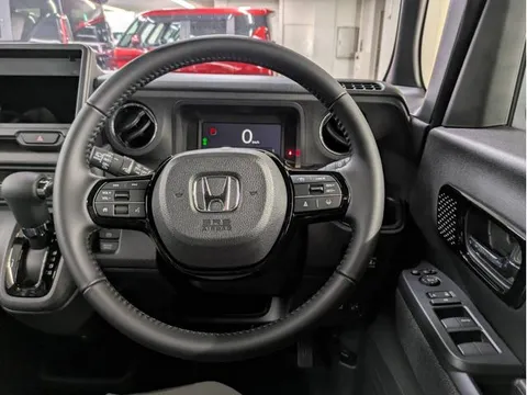 Honda N-BOX Custom