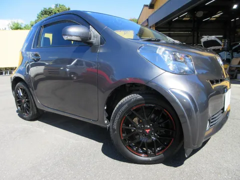 Toyota iQ