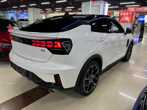 Lynk & Co 05