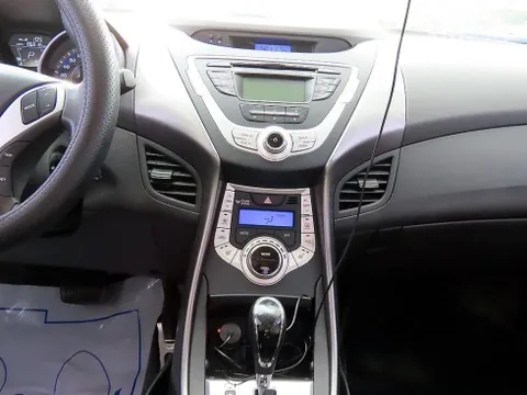 Hyundai Elantra (Avante)