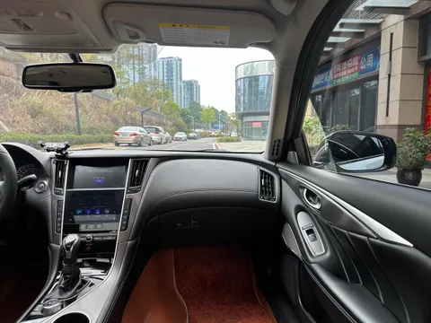 Infiniti Q50L