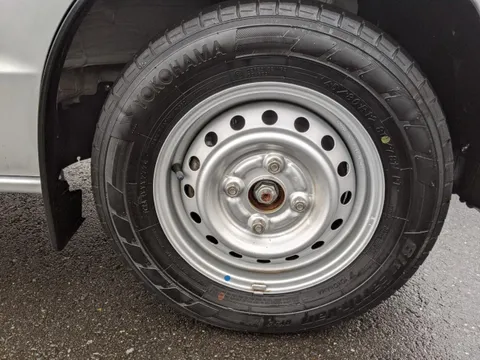 Nissan Clipper Van