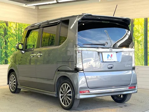 Honda N-BOX Custom