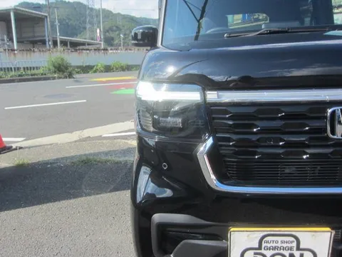 Honda N-BOX Custom