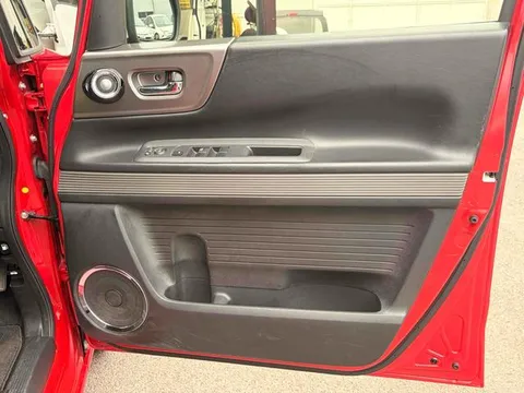 Honda N-BOX Slash