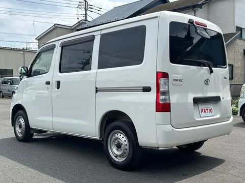 Toyota TownAce Van