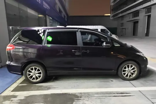 BYD M6