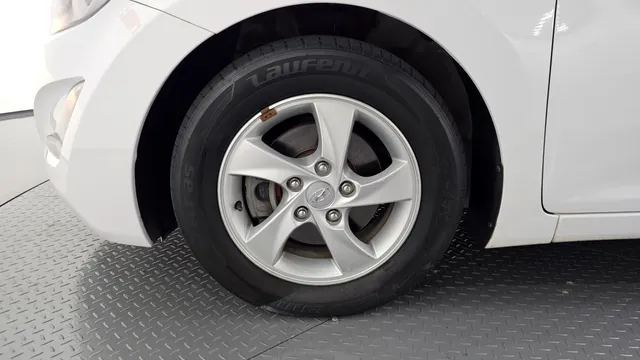 Hyundai Elantra (Avante)