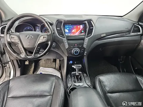 Hyundai Grand Santa Fe (Maxcruz)