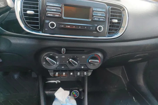 Kia Pegas