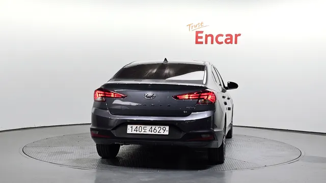 Hyundai Elantra (Avante)