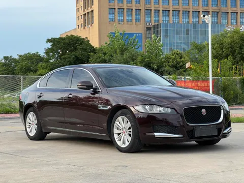 Jaguar XFL