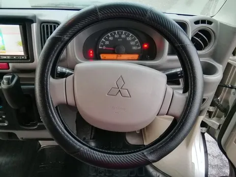 Mitsubishi Minicab Van