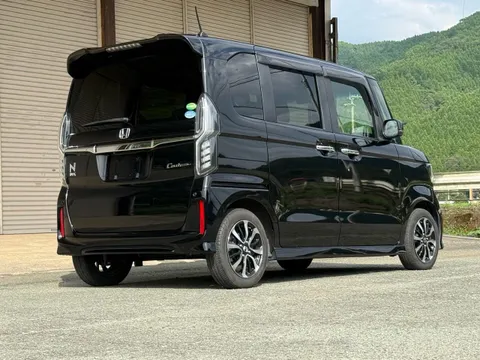 Honda N-BOX Custom