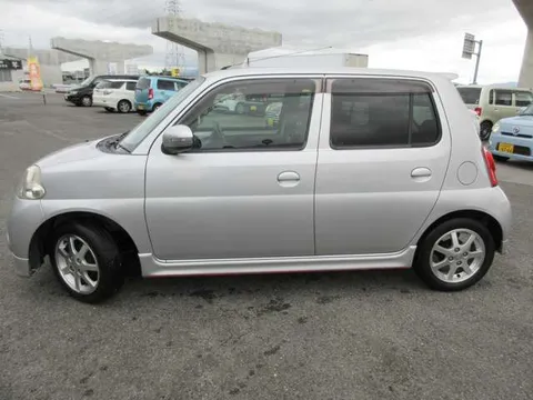 Daihatsu Esse