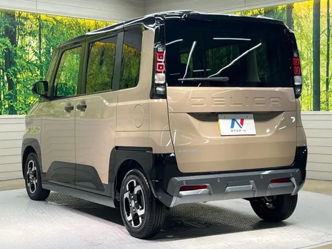 Mitsubishi Delica Mini