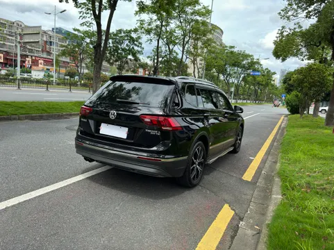 Volkswagen Tiguan L